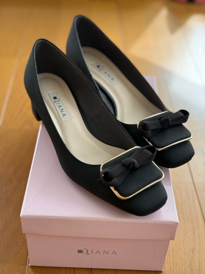 【新品・極美品】DIANA 黒 リボン付き ローヒールパンプス　箱あり