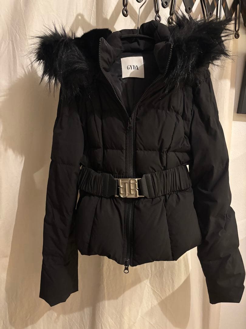 GYDA ファー付きダウンジャケット ブラック