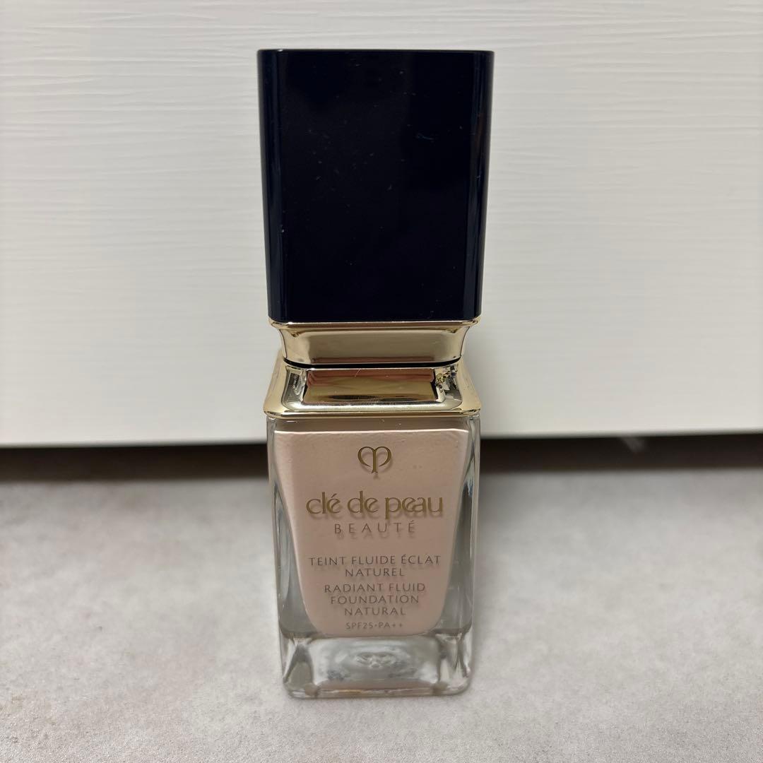 クレドポーボーテ　ファンデーション　リキッド　オールシーズン用　ナチュラル