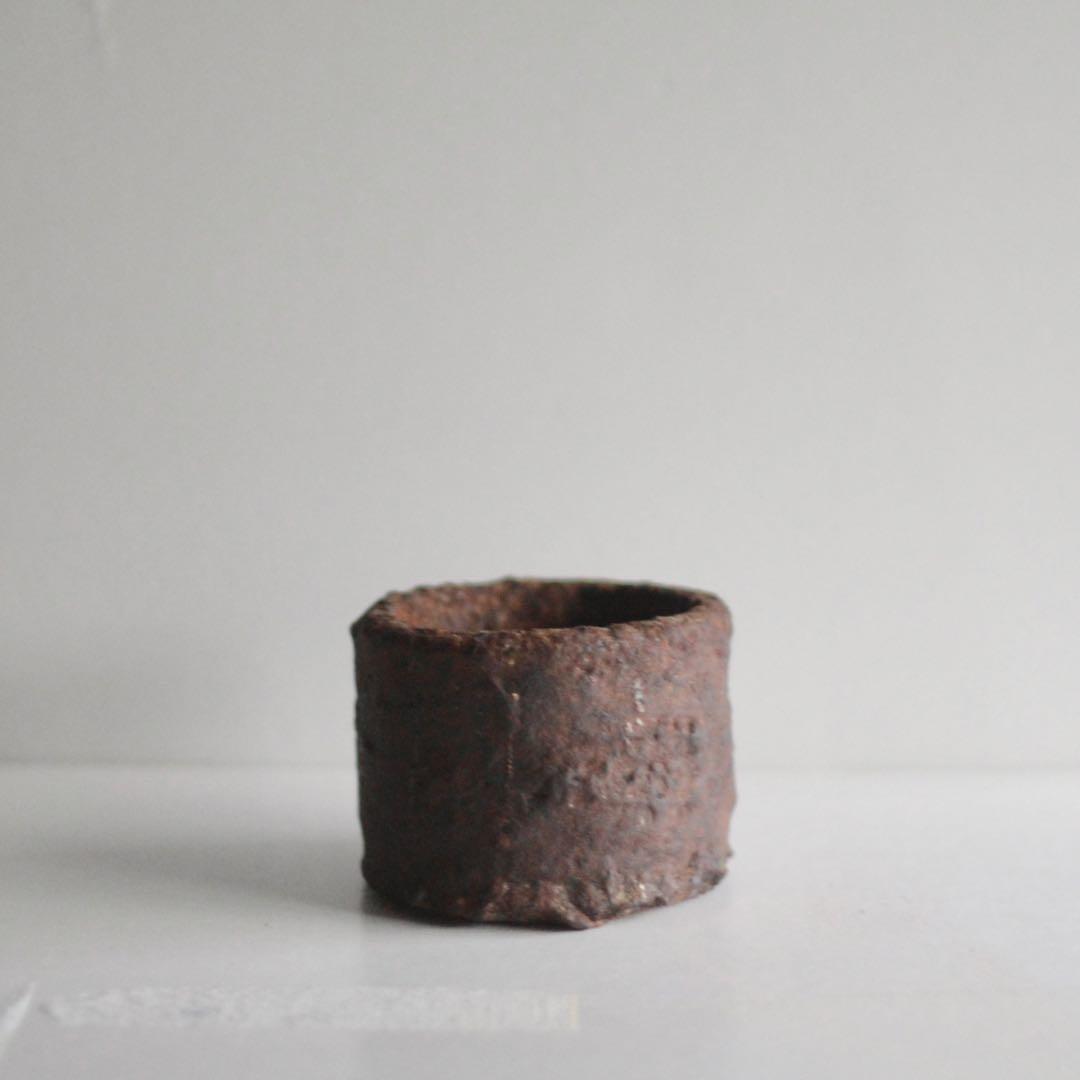 錆びた 鉄の 筒 筒容器 オブジェ 残骸 古道具 アンティーク