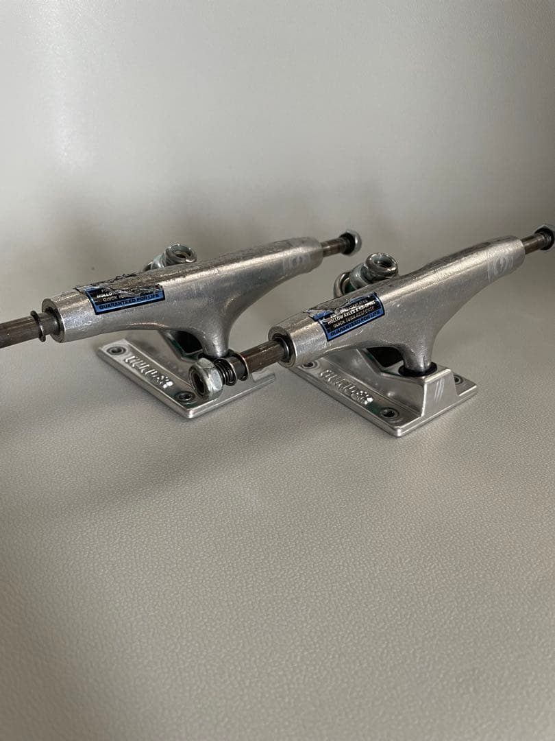 thunder トラック　サンダー　スケボー ベンチャー オーリーの高さが変わる THUNDER（サンダー）TRUCKS 新入荷 | あなた