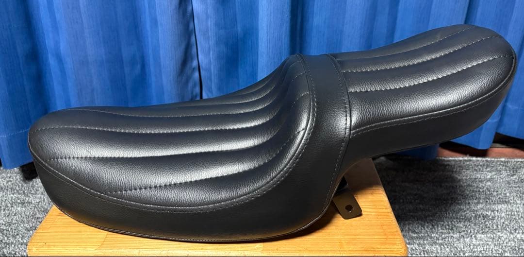 良品 カワサキ 250TR ガレージT&F バーチカルシート カスタムシート